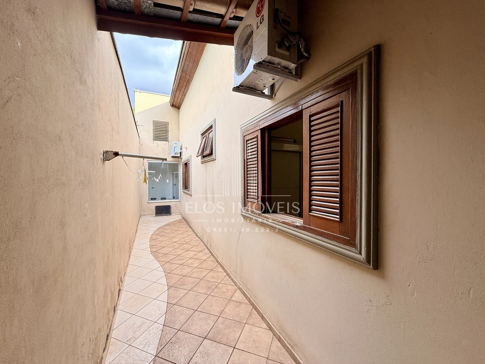 Imagem Casa de 3 quartos, 220m² no bairro Vila Limeirânea, em Limeira