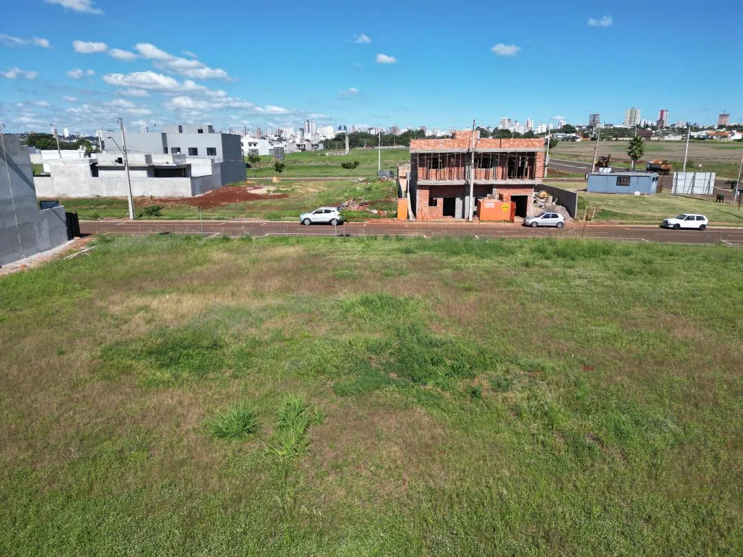 Imagem Terreno à venda em Cascavel - Loteamento Colinas Tropical