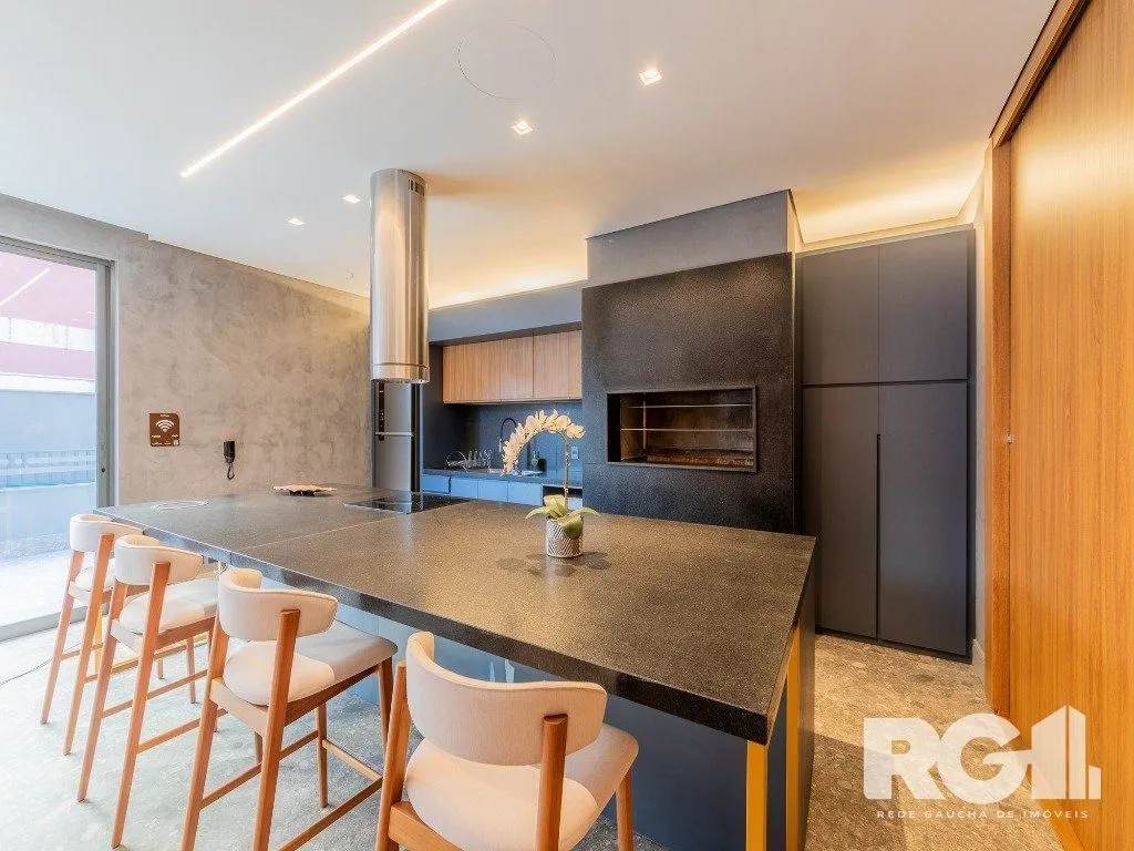 Imagem Loft de alto padrão construtivo no bairro Moinhos de Vento, planta de 29,60 m2 privativos com porcelanato, forro em gesso e aberturas em alumínio com vidros duplos.