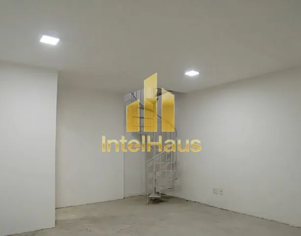 Imagem Galeria comercial Hyde Park, localizada em frente a FAE/Bom Jesus, ligação entre as Ruas 24 de Mai...