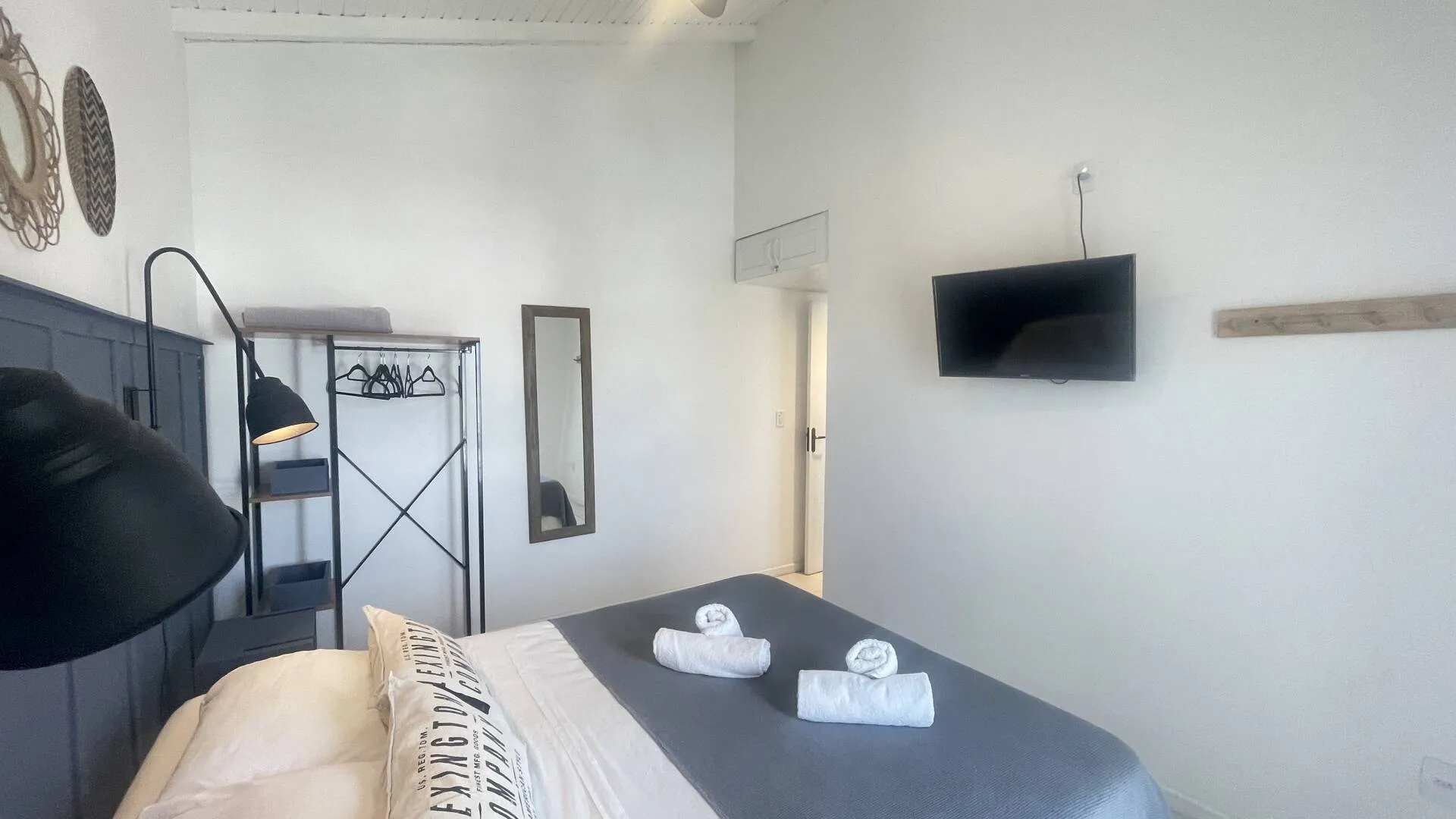 Imagem Apartamento 2 dormitórios locação anual em Jurerê
