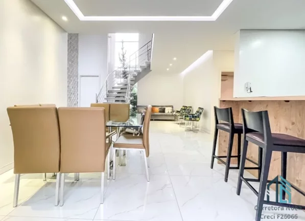 Imagem (Estuda permuta e financiamento) Sobrado Semi mobiliado lindo, 03 suítes, piscina, 06 vagas, em São José dos Pinhais PR