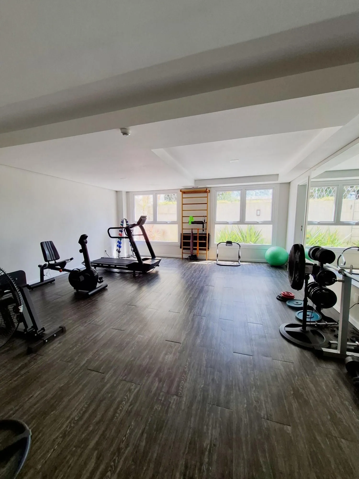 Imagem Apartamento 2 dormitórios com suíte | 2 vagas | Mobiliado | Vista da cidade