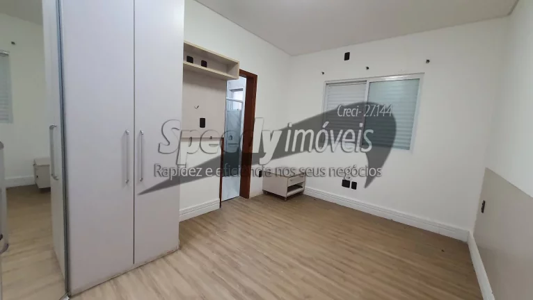 Imagem Casa em Santos á venda com 3 dormitórios.