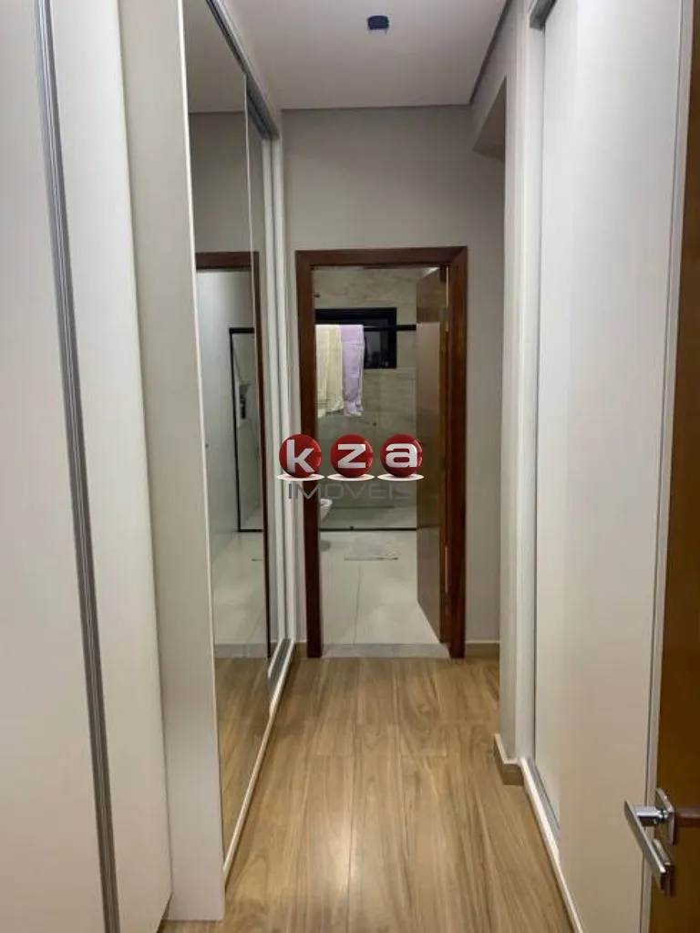 Imagem Casa para venda no Condomínio Portal do Jequitibá em Valinhos-SP: 3 quartos, 3 suítes, 1 sala, 4 banheiros, 2 vagas de garagem, 180 m².