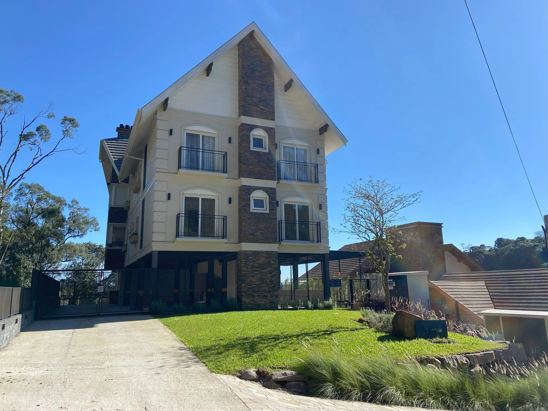 Imagem Cobertura à venda em Gramado, Ipê Amarelo, com 3 quartos, 150.44m2