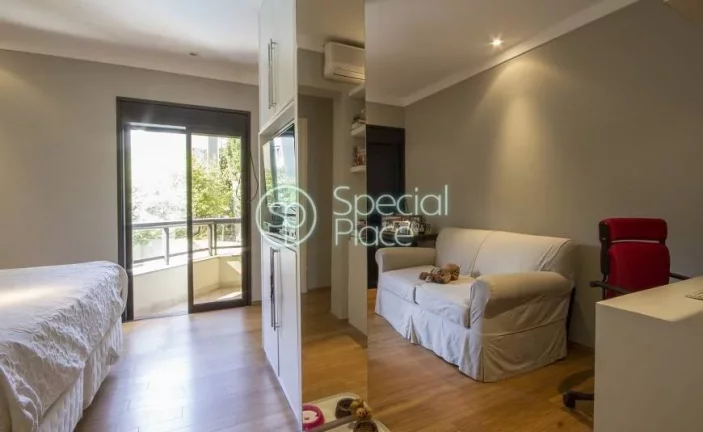 Imagem Luxuoso Apartamento de Alto Padrão em região nobre. Fácil acesso transporte coletivo e as margina...