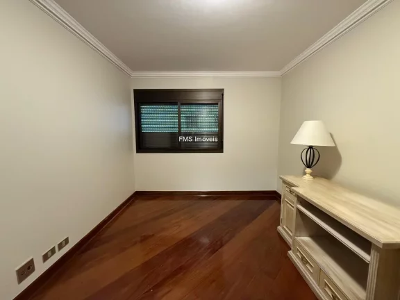 Imagem Apartamento com 3 quartos e 1 Suíte no Campo Belo