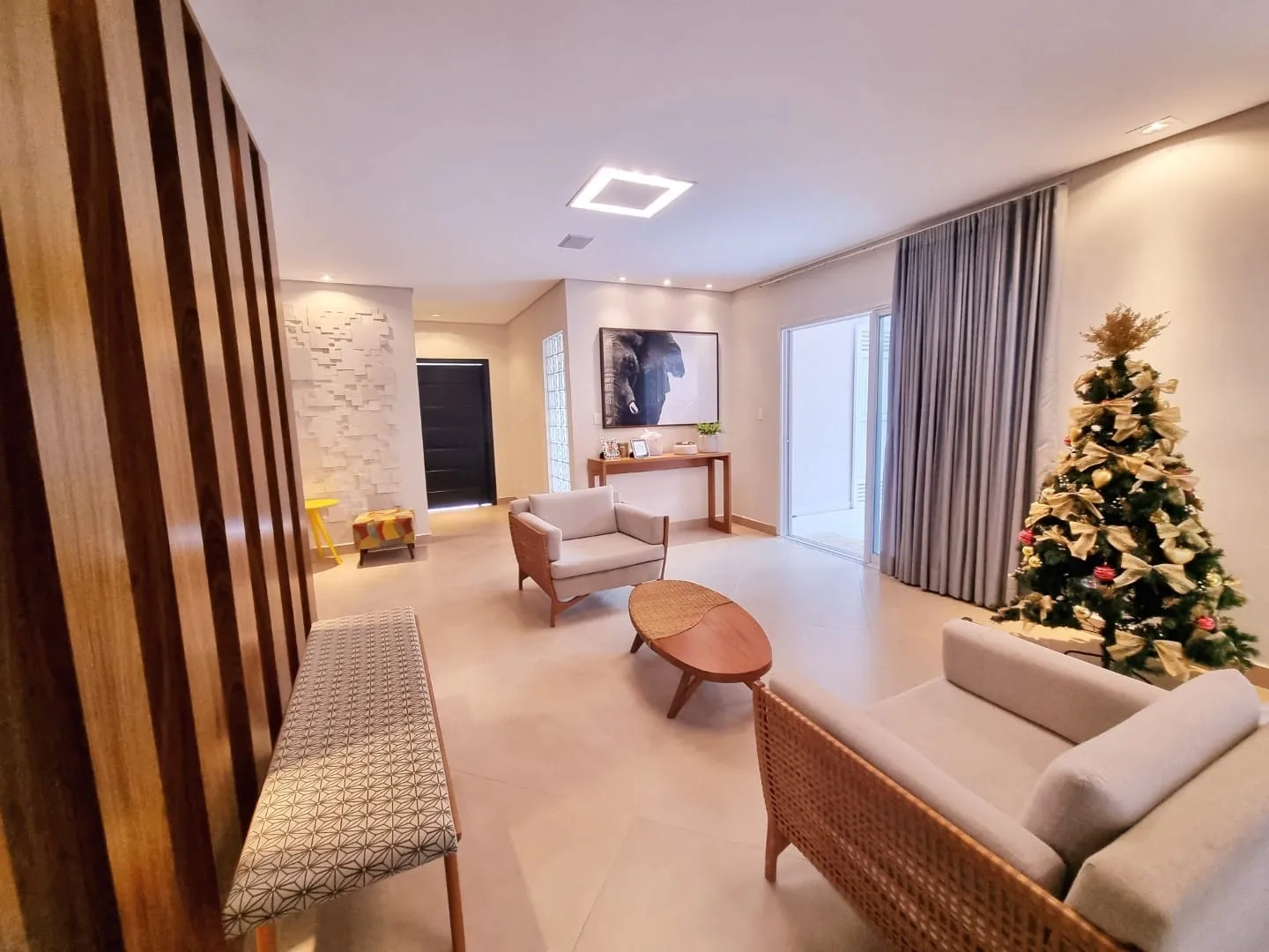 Imagem Casa à venda 4 Quartos, 3 Suites, 2 Vagas, 1400M², Socorro, Pindamonhangaba - SP | COLONIAL VILLAGE