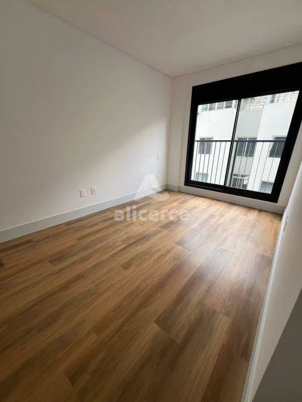 Imagem Apartamento à venda com 3 quartos 2 suítes, 78m² em Canto Florianópolis