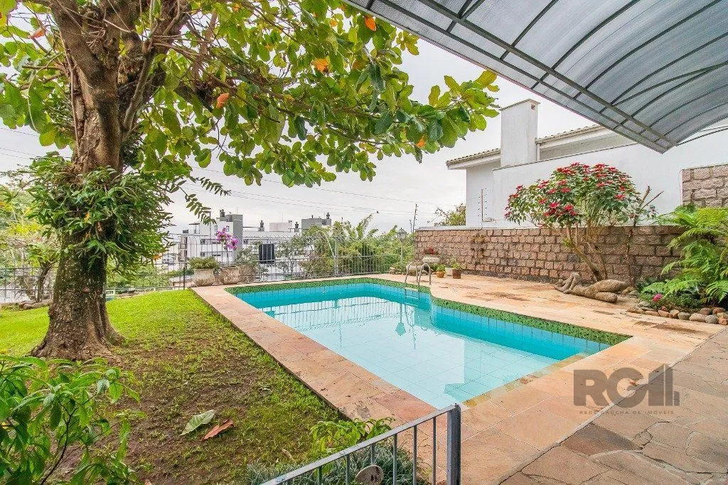 Imagem Casa para Venda - 400m², 3 dormitórios, sendo 1 suites, 4 vagas - Menino Deus