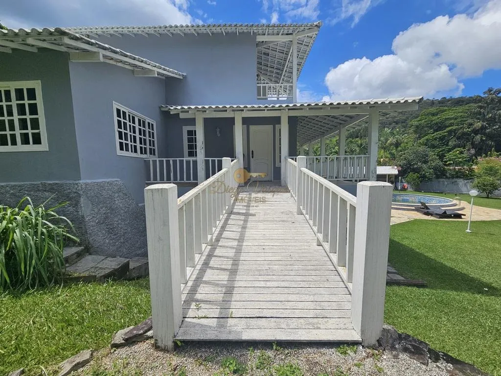 Imagem Casa em Condomínio para Venda em Teresópolis / RJ no bairro Green Valley