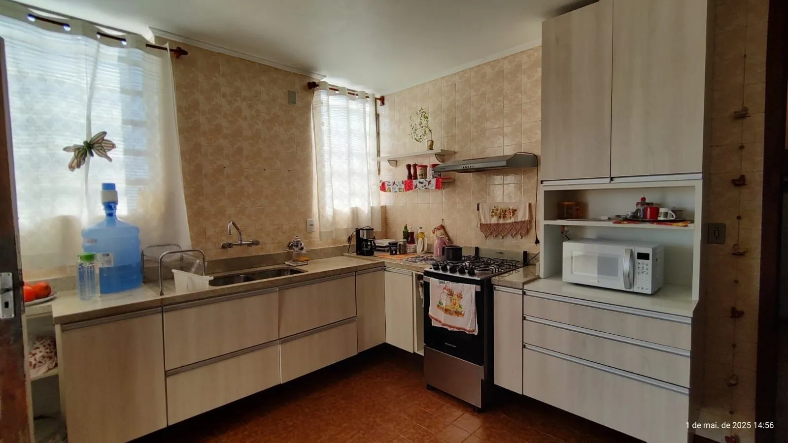 Imagem Apartamento de 4 dormitórios, 2 suítes, sacada, living para 2 ambientes bem amplo.