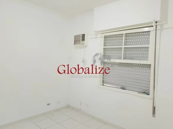 Imagem Kitnet térreo no Embaré em Santos com passagem para a praia por $ 270.000,00