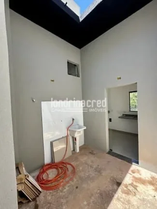 Imagem Casa geminada na zona norte de Londrina com 2 dormitórios, sala, cozinha, banheiro, garagem e 100m² de terreno. Oportunidade imperdível!