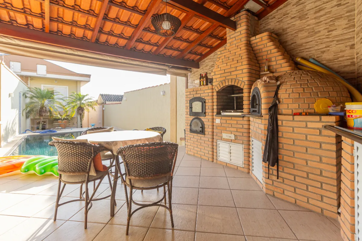 Imagem Sobrado para venda em Vila Mangalot com 4 quartos, sendo 2 suítes, 414m2