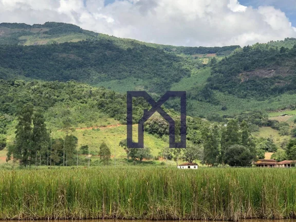 Imagem Sítio com 3 dormitórios à venda, 359300 m² por R$ 2.200.000,00 - Zona Rural - Pedralva/MG