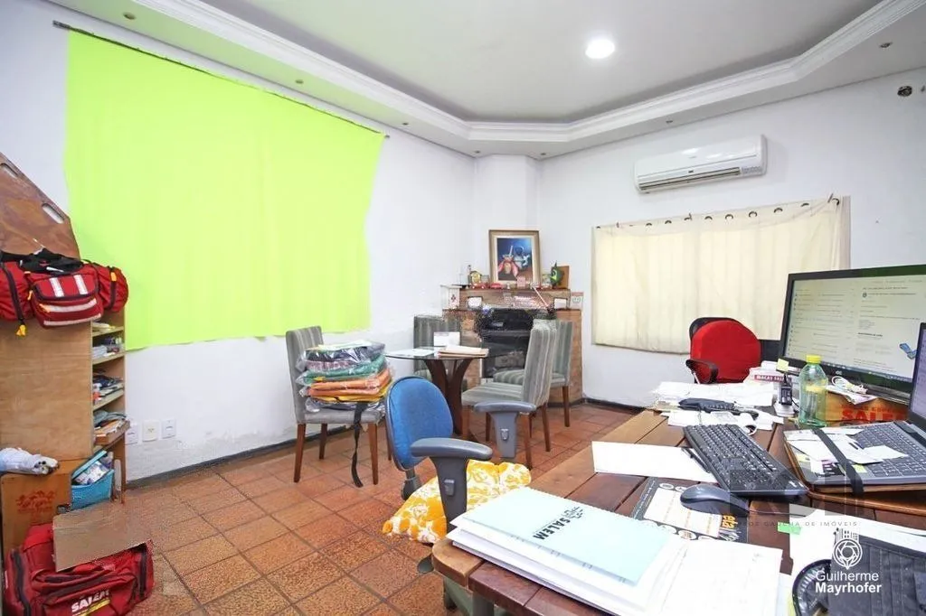 Imagem Casa de 3 dormitórios no bairro Partenon
