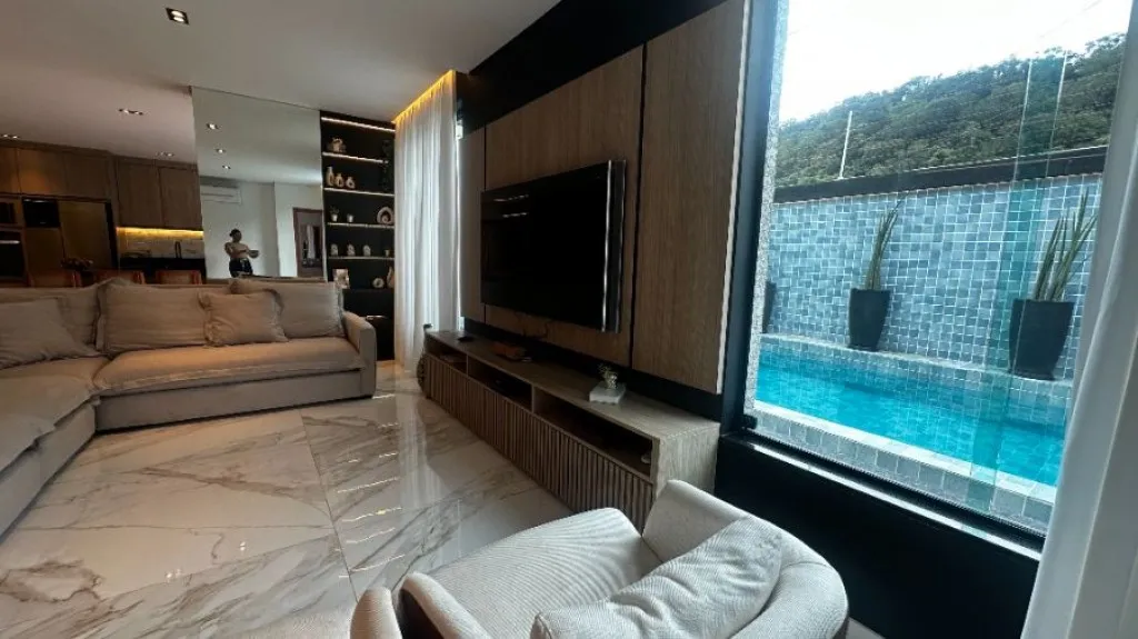 Imagem CASA COM 300,00 m² - CANTO DO FORTE - PRAIA GRANDE SP