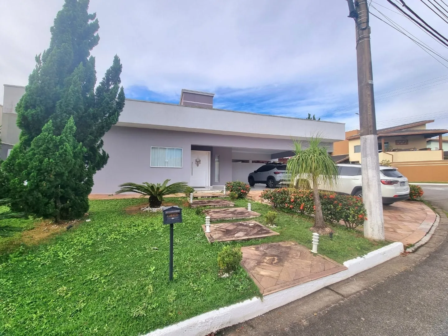 Imagem Casa Térrea de Esquina - Sofisticação, Conforto e Sustentabilidade