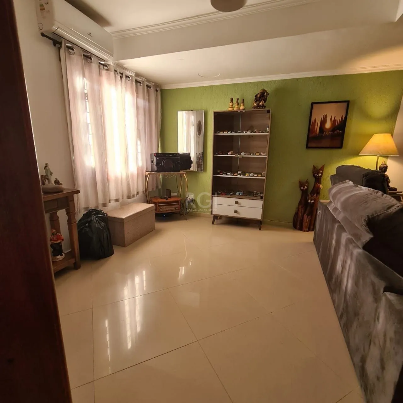 Imagem Casa no bairro Hípica - 4 dormitórios
