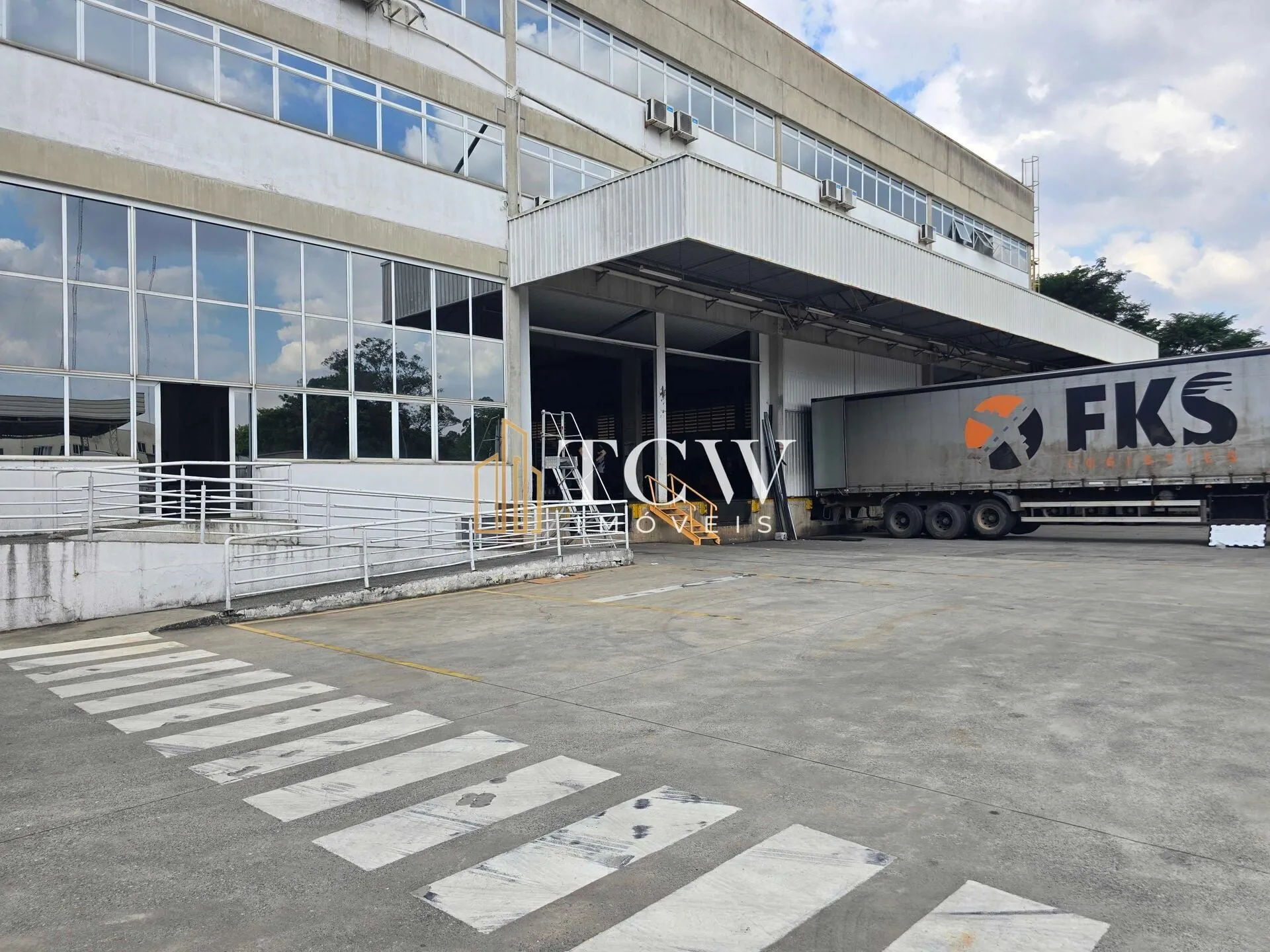Imagem Galpão Logístico com Docas para Locação | Guarulhos/SP | 5.000 m²