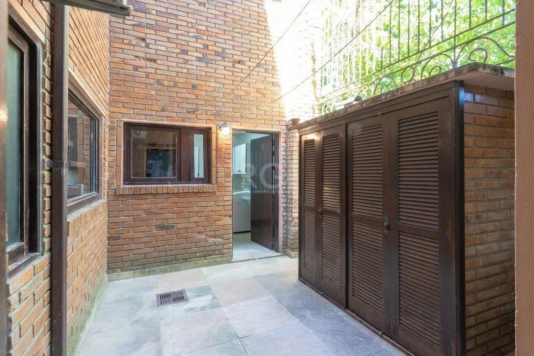 Imagem Casa Condominio para Venda - 331.2m², 4 dormitórios, sendo 4 suites, 2 vagas - Tristeza