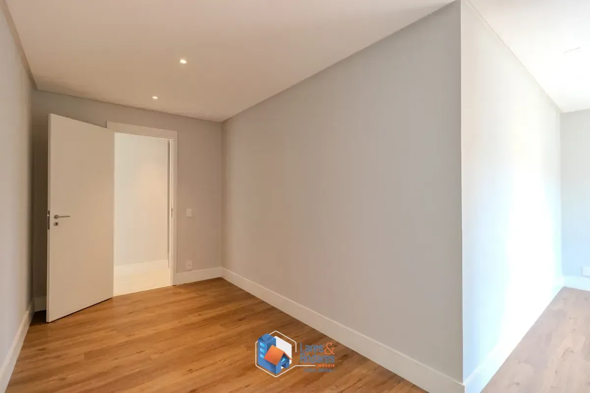 Imagem Apartamento para venda em Moema com 3 quartos, sendo 3 suítes, 149m²