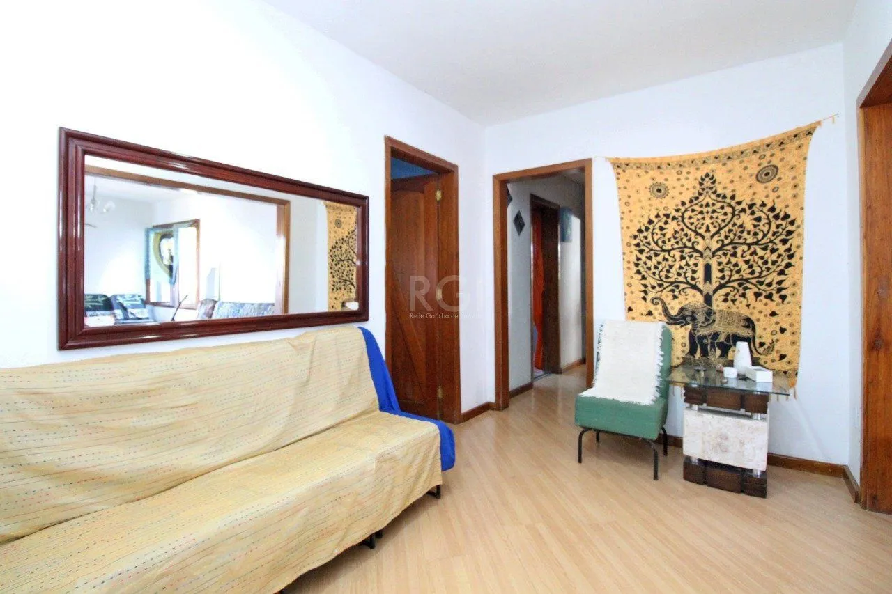 Imagem Casa 5 dormitórios, 1 suíte, 2 vagas de garagem, no bairro Camaquã, Poa/RS.