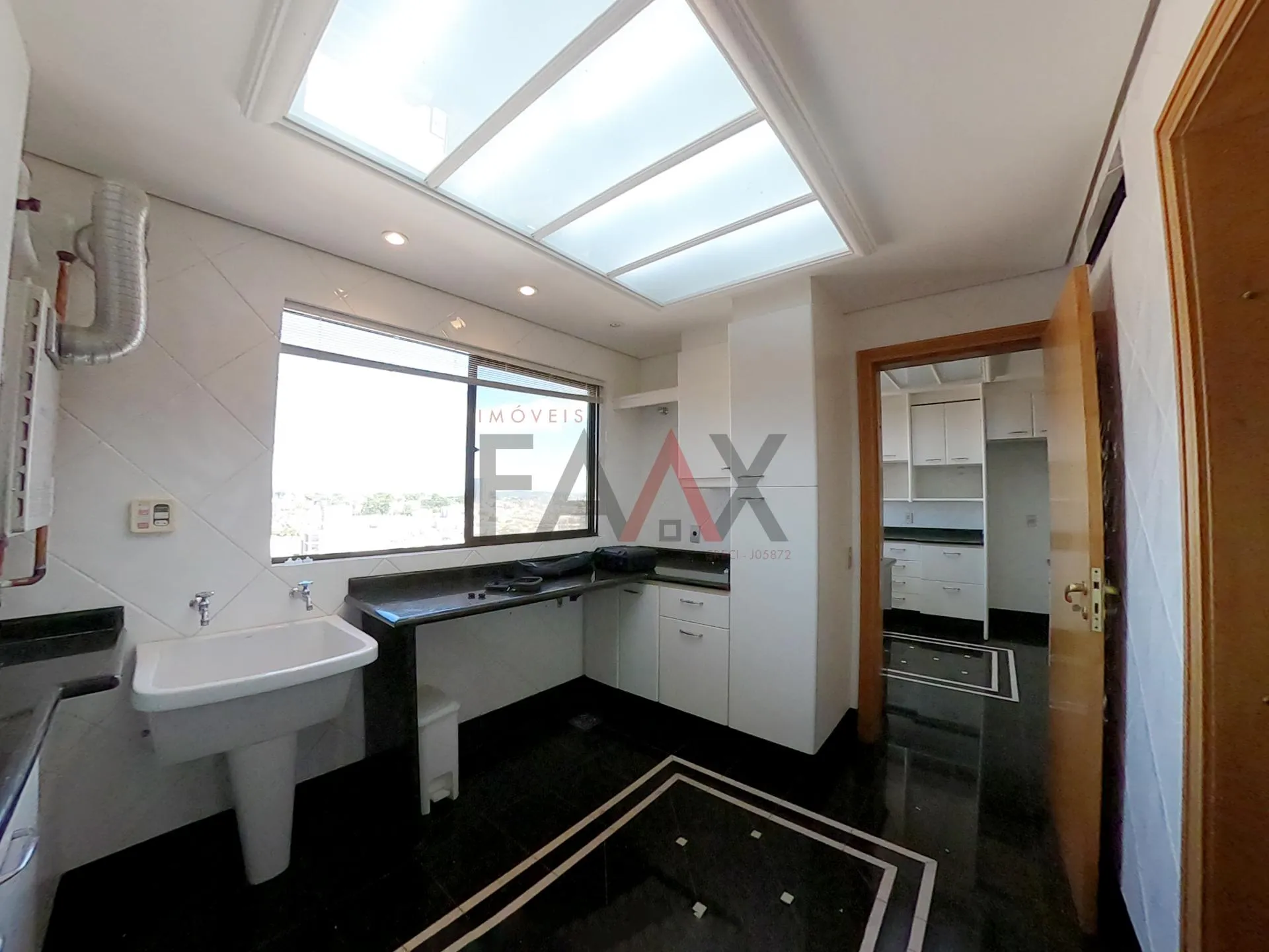 Imagem Apartamento à venda no centro ao lado da Catedral em Guarapuava - PR