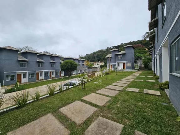 Imagem Casa em Condomínio para Venda em Teresópolis / RJ no bairro Cascata do Imbuí