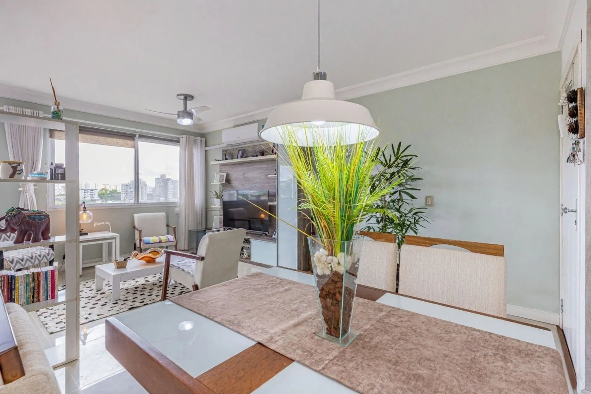 Imagem Vende-se apartamento com 2 quartos (1 suíte), 68m² e 1 vaga - Vila Ipiranga