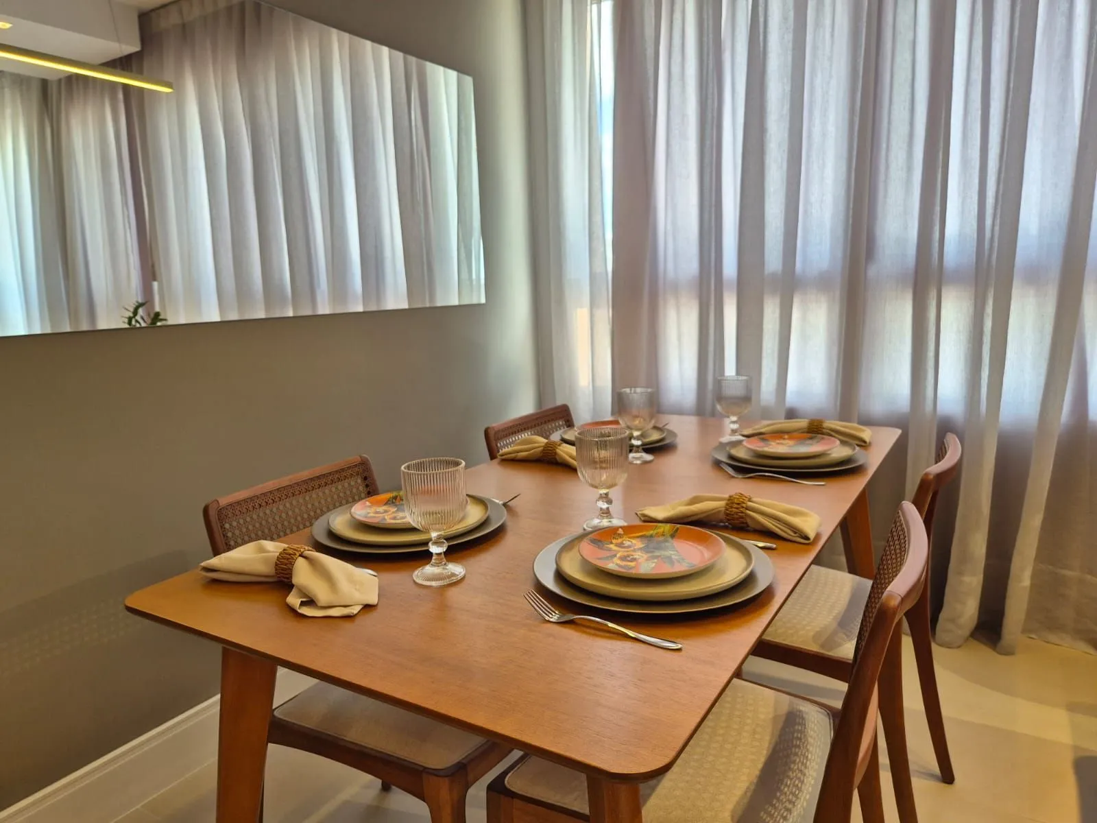 Imagem Apartamento 2 Dormitórios, Decorado e com Vaga de Garagem | Pronto para Morar!