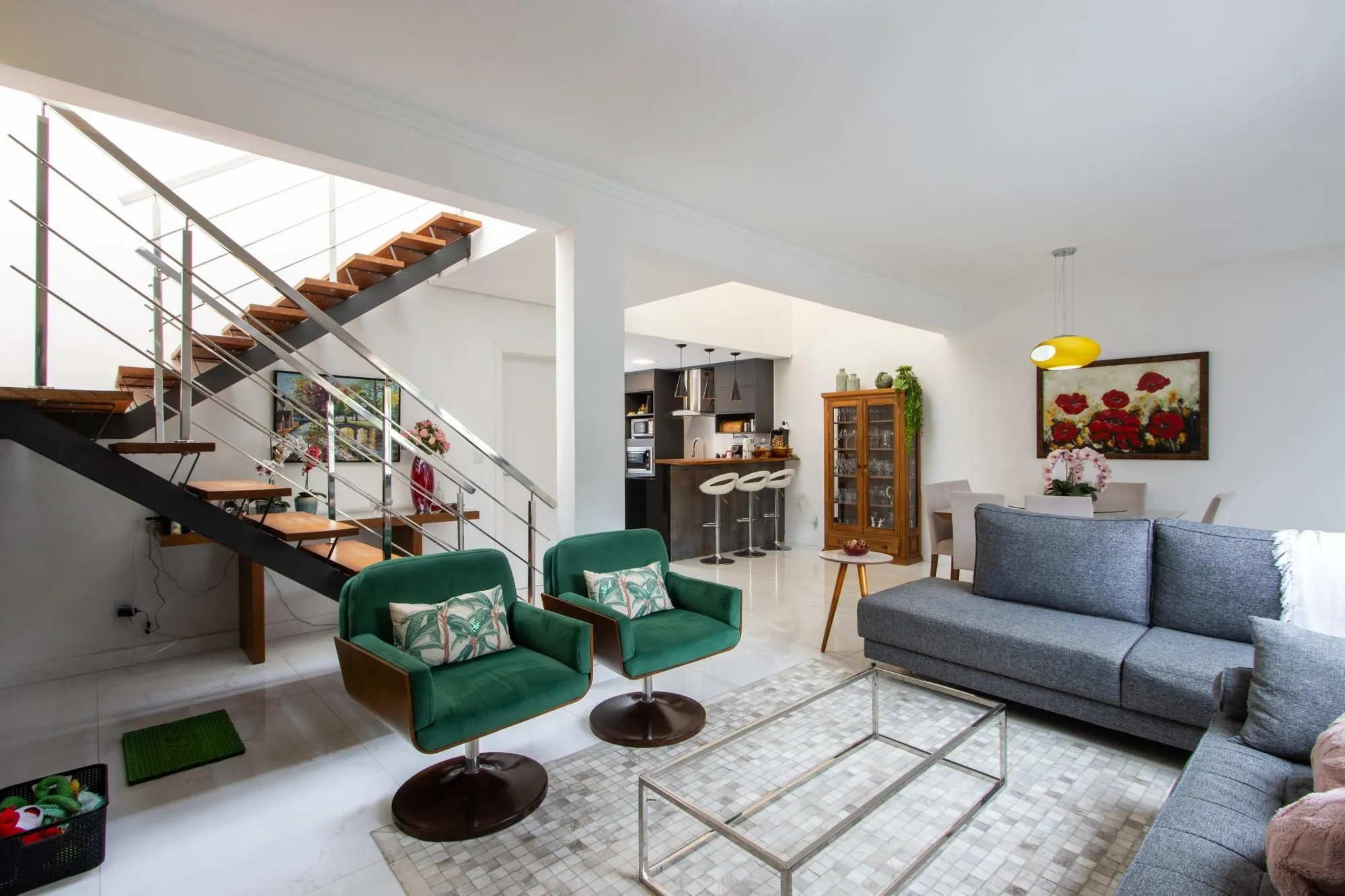 Imagem Excelente casa de alvenaria, 4 dormitórios, 2 suítes e 2 vagas de garagem.
