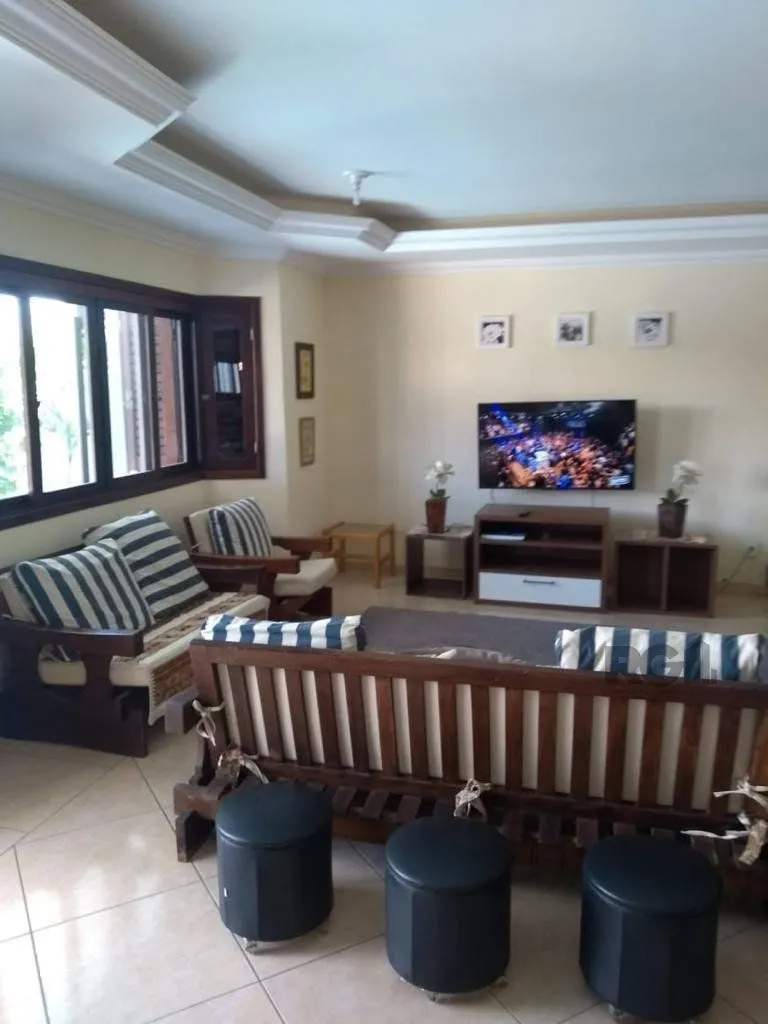 Imagem Casa 3 dormitórios + piscina + 4Vagas garagem + 2 quadras mar
