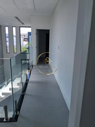 Imagem Casa, 3 Dormitórios (1 suíte ), 4 vagas, Condomínio Malibu, Caçapava.