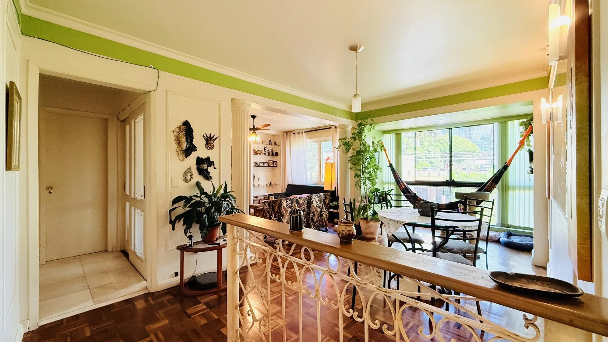 Imagem Apartamento com 3 quartos, 1 suíte, à venda na Avenida Doutor Nilo Peçanha, 1121, Três Figueiras, Porto Alegre