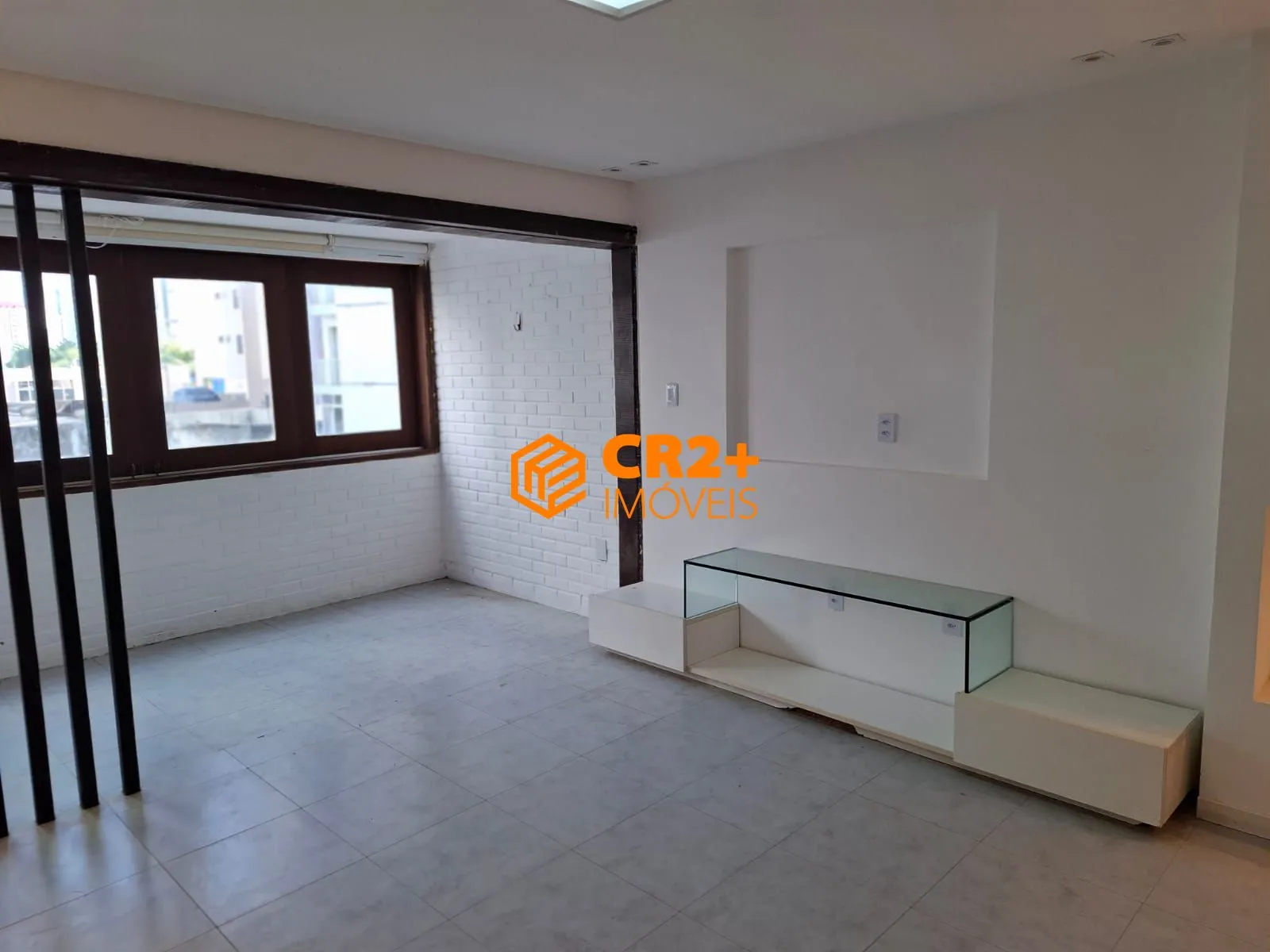 Imagem Vendo apartamento reformado em Boa Viagem com 121m²