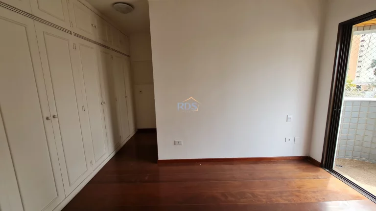 Imagem Lindo apartamento à venda, 150m², com 3 dormitórios, sendo 2 suítes, 3 vagas e depósito privativo.