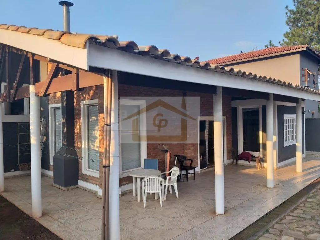 Imagem Bem agradável - Casa térrea com 3 suítes, 4 vagas *Residencial com excelente área de lazer