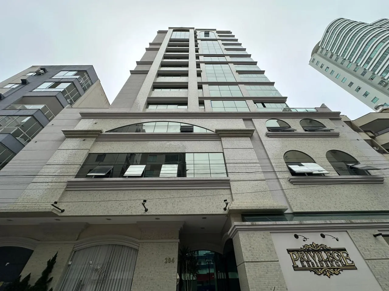Foto do imóvel Apartamento à venda com 169m2 por R$ 2.300.000,00