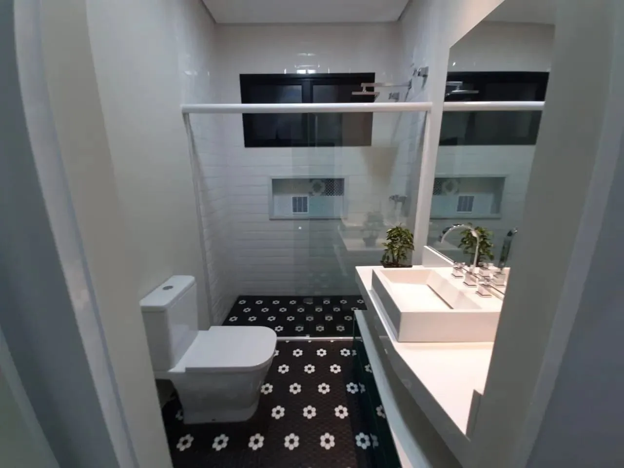 Imagem Casa de luxo em condomínio na Chácara Junqueira, Tatuí-SP: 3 quartos, 3 suítes, 3 salas, 5 banheiros, 4 vagas de garagem, 288m².