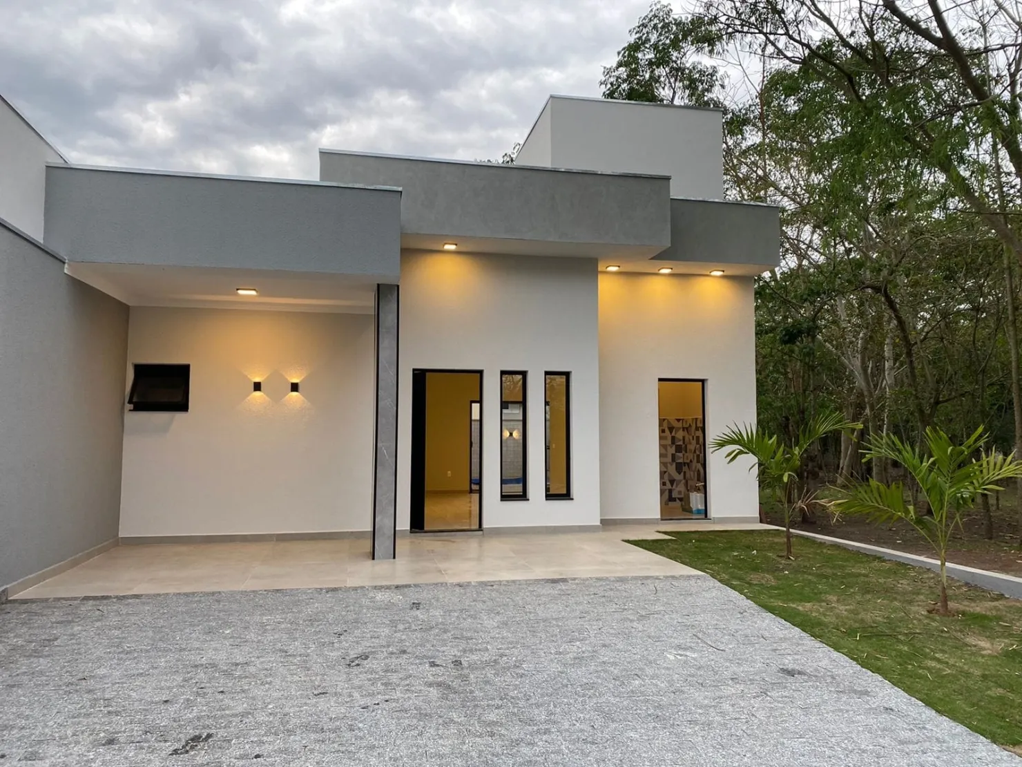 Foto do imóvel Casa à venda 2 Quartos, 2 Suites, 4 Vagas, 120M², Vila Prado, Pindamonhangaba - SP | Condomínio Vila Romana