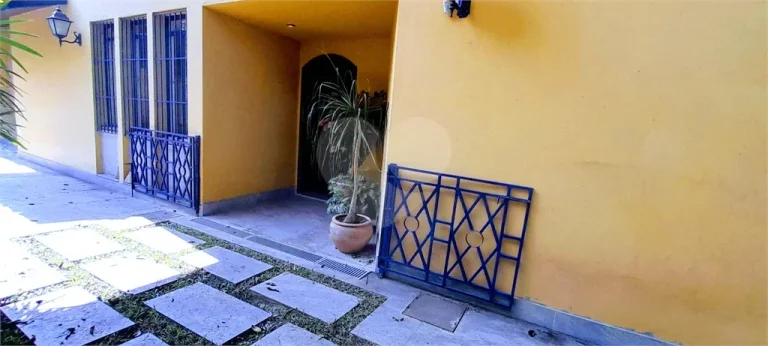 Imagem Sobrado à venda com 4 quartos, sendo 4 suítes, em Real Parque, São Paulo - SP