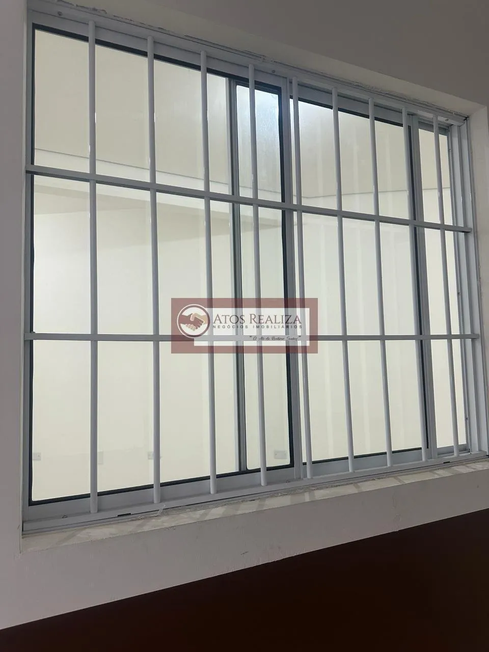 Imagem Aluga Salão Comercial Na Av. Atlântica, 40m² sobre loja, valor da locação R$950,00