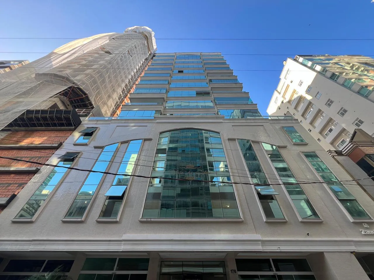 Foto do imóvel Apartamento à venda com 131m2 por R$ 2.800.000,00