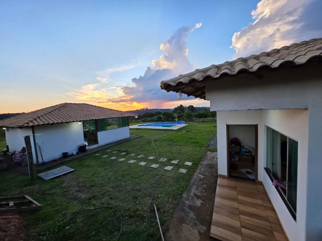 Imagem chácara belíssima a venda em Itatiaiuçu/MG , Terreno amplo com aprox. 2.500m²