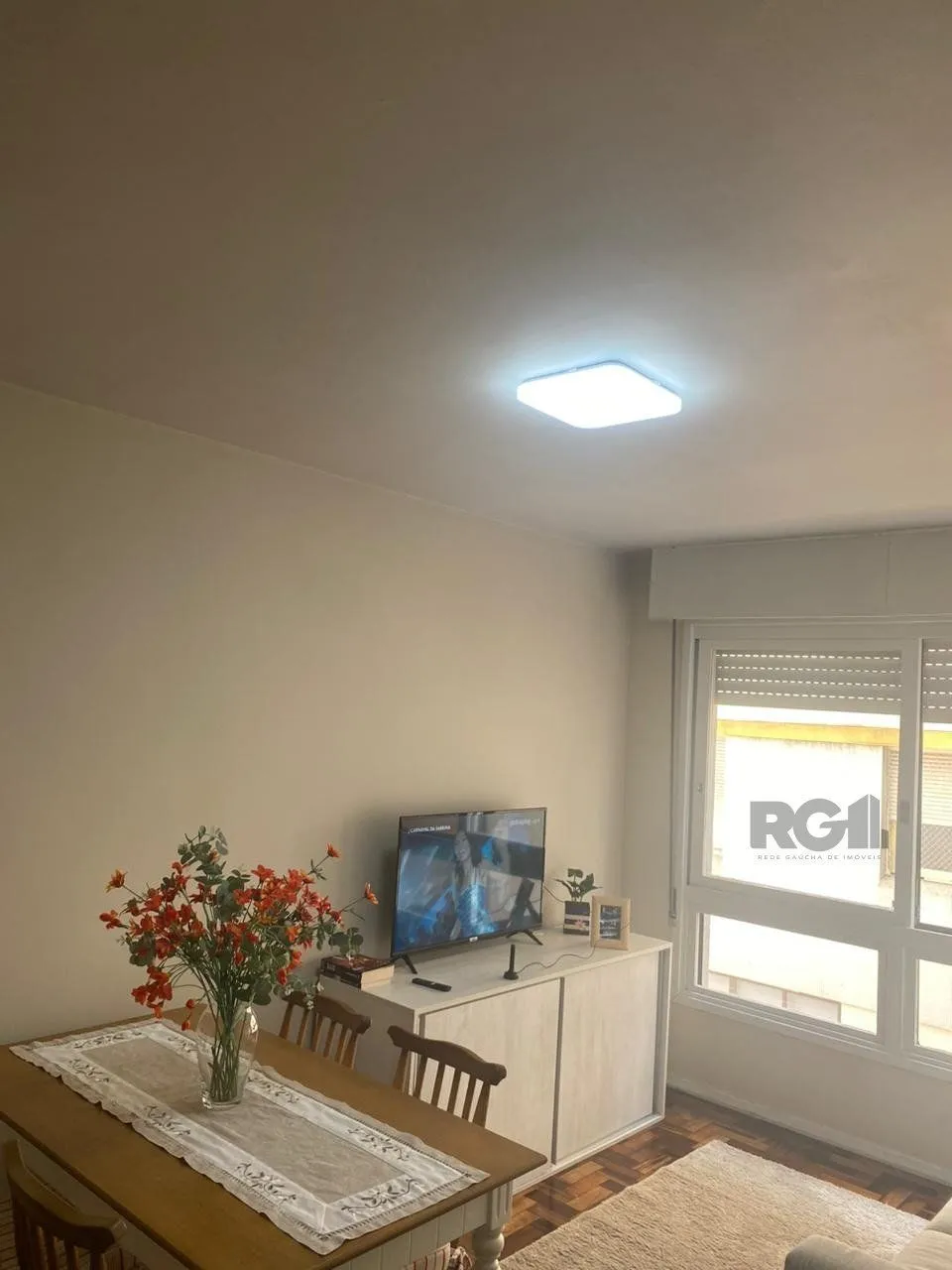 Imagem Vende-se apartamento impecável de 2 dormitórios
