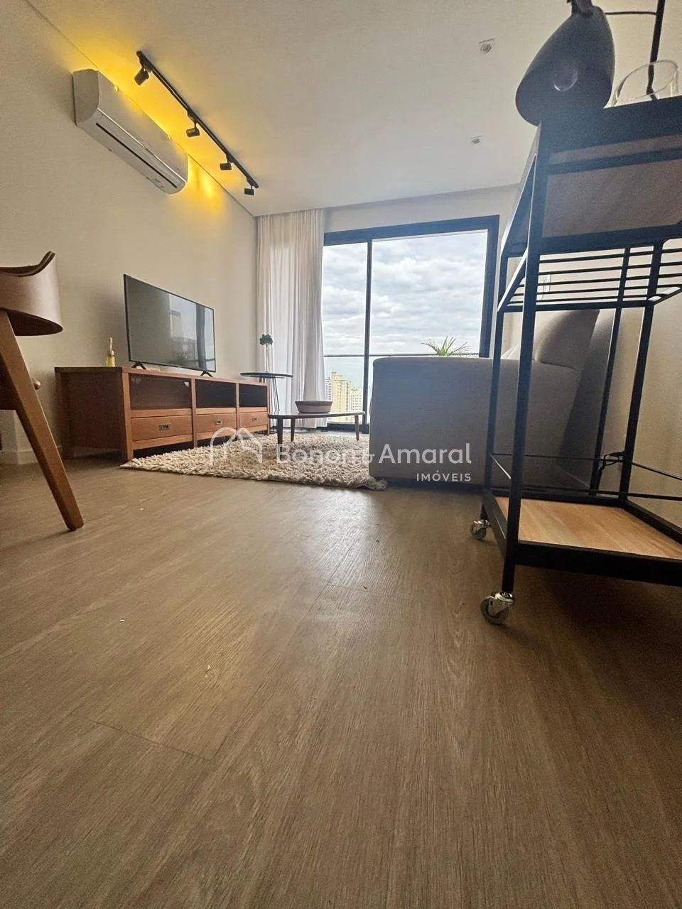 Imagem Apartamento mobiliado para locação no bairro Cambuí, em Campinas/SP