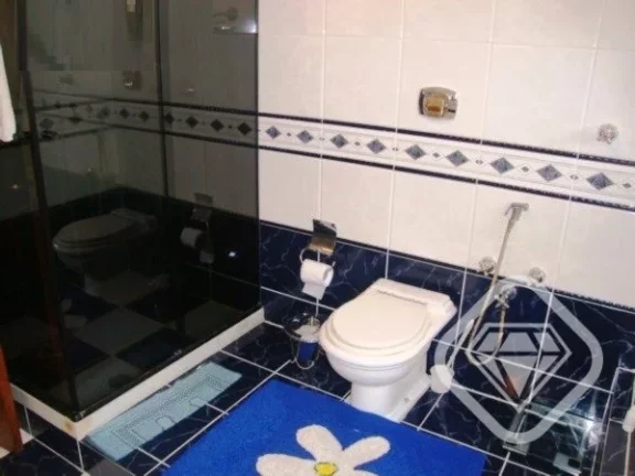 Imagem Casa individual com 4 dormitórios, sendo 1 suíte, e 3 vagas de garagem, no bairro Tristeza.

A Bri...